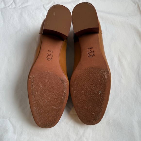 Tory Burch Tan Leather Loafers with Gold Chain - Picture 6 of 8